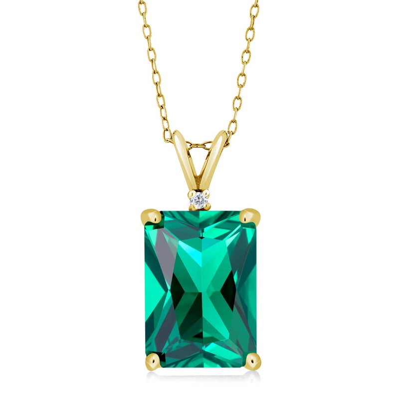 GEM STONE KING قلادة باندنت من حجر الجواهر الملكي مطلية بالذهب الأصفر عيار 18 من الفضة مع حجر زمرد مقطوع وحجر ألماس أبيض دائري للنساء | 14X10MM زمرد مقطوع و 1.5MM دائري | مع سلسلة فضية بطول 18 إنش - Image 1